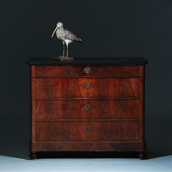 Grote foto strakke eenvoudige biedermeier commode met 4 laden en marmerblad ca 1825 no.391105 antiek en kunst stoelen en banken