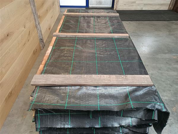 Grote foto 100 cm hoog en 200 cm lang hardhouten beschoeiingschot geschroefd en gronddoek doe het zelf en verbouw hout en planken