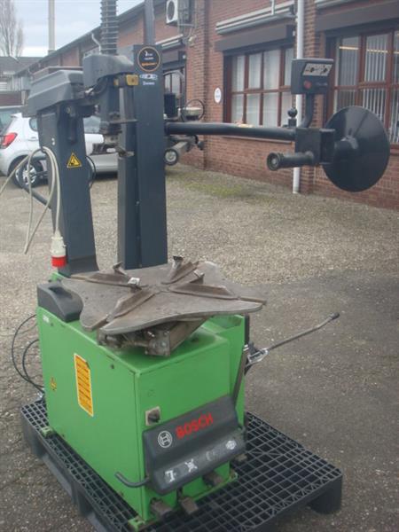 Grote foto bandenapparaat met hulparm bosch tce4420 12 tot 23 auto diversen gereedschap