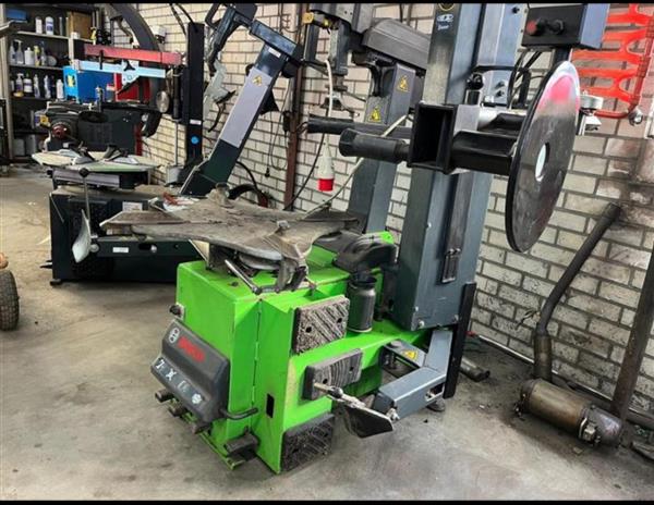 Grote foto bandenapparaat met hulparm bosch tce4420 12 tot 23 auto diversen gereedschap