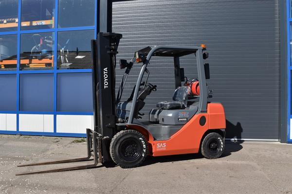 Grote foto toyota 2500 kg lpg triple agrarisch heftrucks