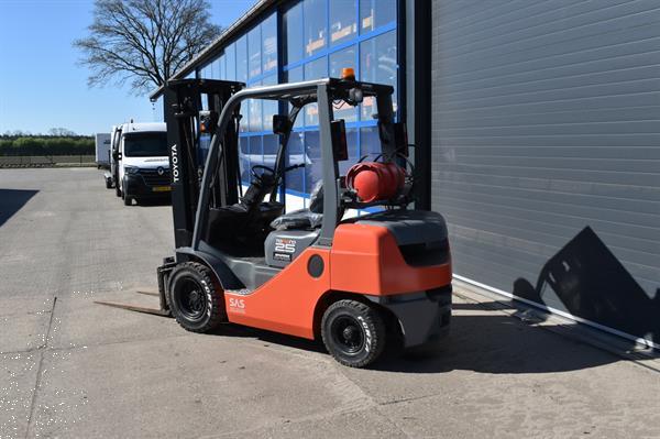 Grote foto toyota 2500 kg lpg triple agrarisch heftrucks