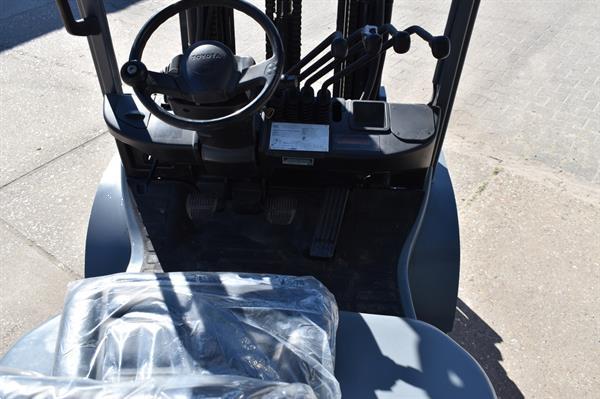 Grote foto toyota 2500 kg lpg triple agrarisch heftrucks