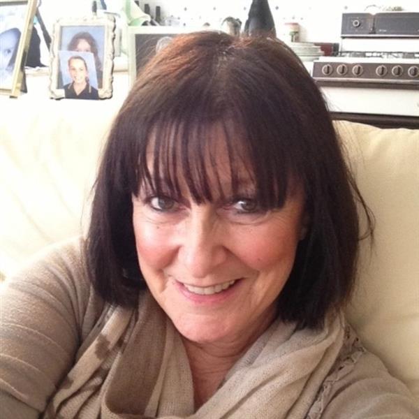 Grote foto ik zoek liefde en genegenheid contacten en berichten vrouw zoekt man