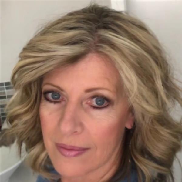 Grote foto herkenbaar contacten en berichten vrouw zoekt man