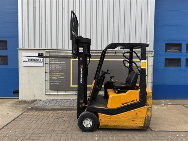 Grote foto vs 22792 elektrische triplex heftruck jungheinrich agrarisch heftrucks