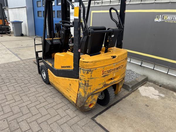 Grote foto vs 22792 elektrische triplex heftruck jungheinrich agrarisch heftrucks