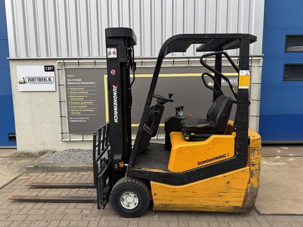 Grote foto vs 22792 elektrische triplex heftruck jungheinrich agrarisch heftrucks