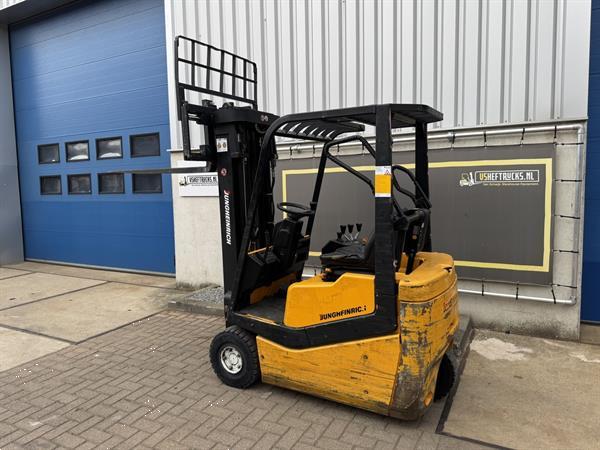Grote foto vs 22792 elektrische triplex heftruck jungheinrich agrarisch heftrucks