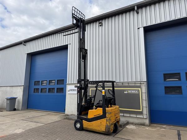 Grote foto vs 22792 elektrische triplex heftruck jungheinrich agrarisch heftrucks