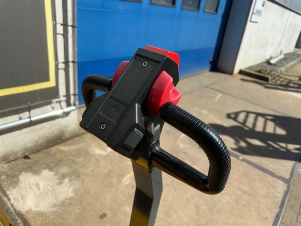 Grote foto vs 22846 elektrische stapelaar jungheinrich lange lepels doe het zelf en verbouw hefwerktuigen
