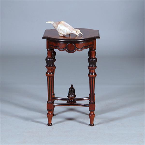 Grote foto kordate willem iii bijzettafel in noten met zwart bijzonder gedetailleerd en gesneden no.400935 antiek en kunst stoelen en banken