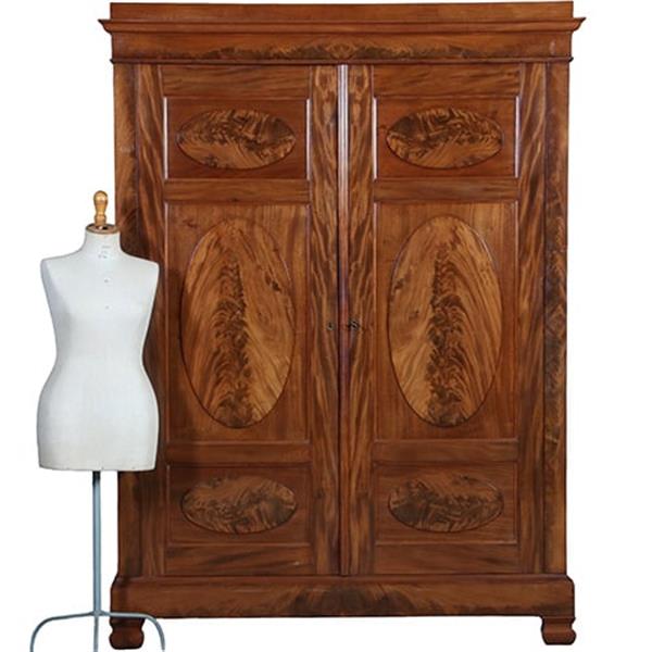 Grote foto strakke en statige hollandse louis seize kast in bloemmahonie ca 1790 no.400915 antiek en kunst stoelen en banken