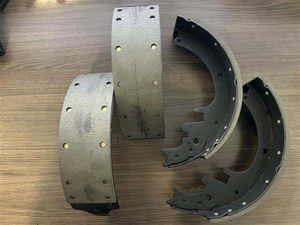 Grote foto gm oem handremschoenset 17452r auto onderdelen overige auto onderdelen