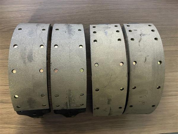 Grote foto gm oem handremschoenset 17452r auto onderdelen overige auto onderdelen