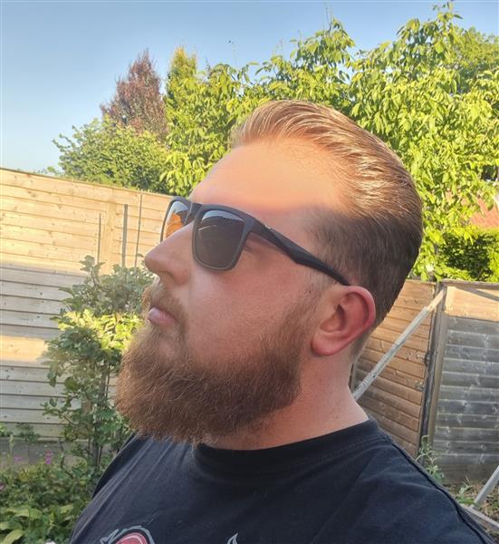 Grote foto man 37 zoekt hulp voor ervaring en zelfvertrouwen erotiek contact man tot vrouw