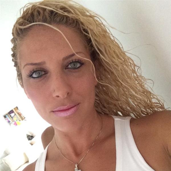 Grote foto ik wil me nu storten op de liefde contacten en berichten vrouw zoekt man