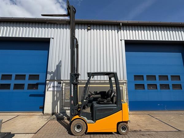 Grote foto vs 22834 elektrische triplex heftruck jungheinrich efg 425ks agrarisch heftrucks