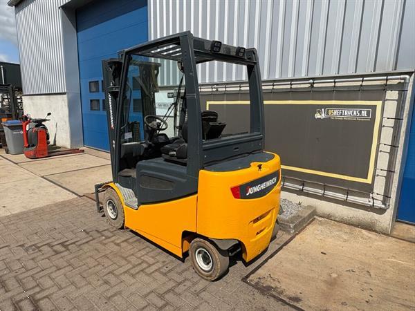 Grote foto vs 22834 elektrische triplex heftruck jungheinrich efg 425ks agrarisch heftrucks