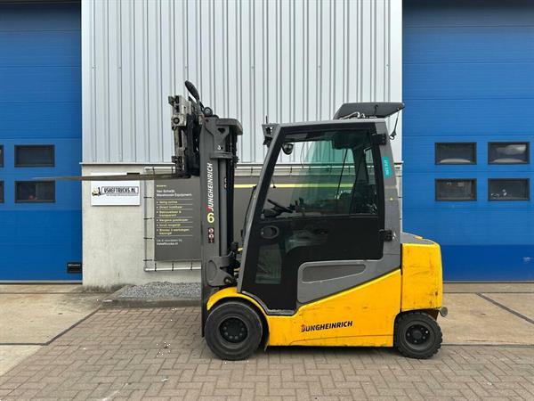 Grote foto vs 22828 elektrische triplex heftruck jungheinrich efg s30s agrarisch heftrucks