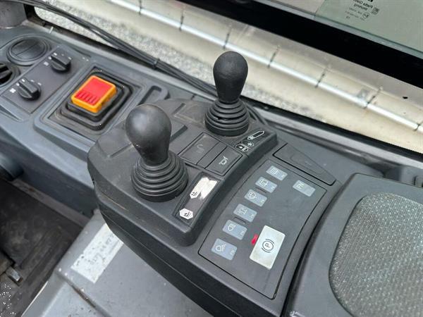 Grote foto vs 22828 elektrische triplex heftruck jungheinrich efg s30s agrarisch heftrucks