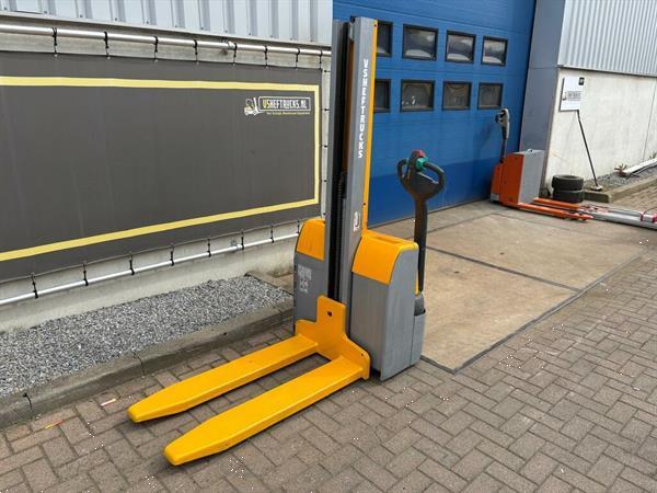 Grote foto vs 22832 compacte stapelaar jungheinrich emc110 doe het zelf en verbouw hefwerktuigen