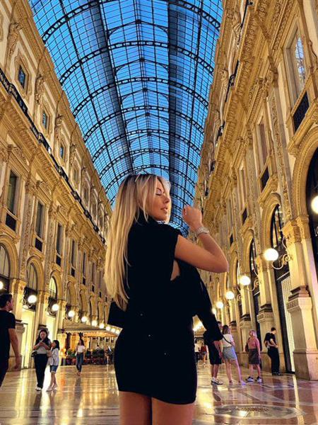 Grote foto kom op laten we spelen erotiek escort service