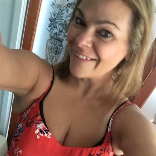 Grote foto ik kinderloos zoek jou contacten en berichten vrouw zoekt stel