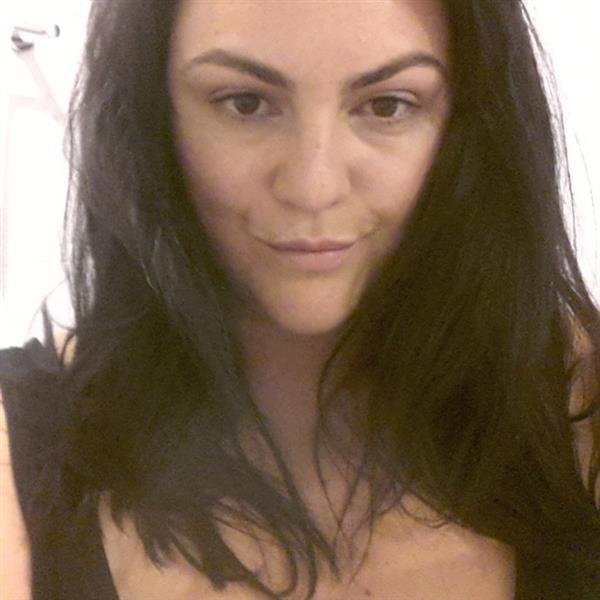 Grote foto ik zoek liefde en een lieve man contacten en berichten vrouw zoekt man