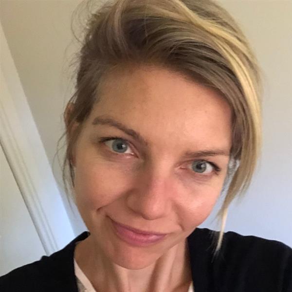 Grote foto op zoek naar een maatje liefde. contacten en berichten vrouw zoekt man