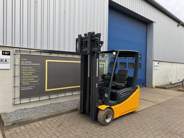 Grote foto vs 22835 elektrische heftruck jungheinrich efg 220 accu2023 agrarisch heftrucks