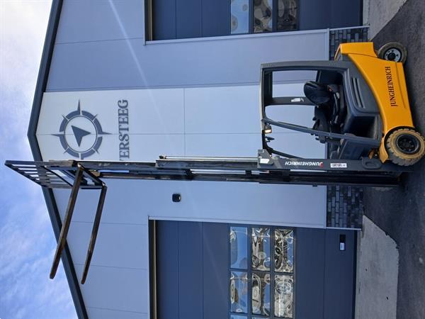 Grote foto jungheinrich elctro 2 ton triplo. agrarisch heftrucks