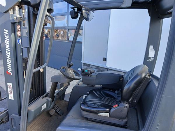 Grote foto jungheinrich elctro 2 ton triplo. agrarisch heftrucks