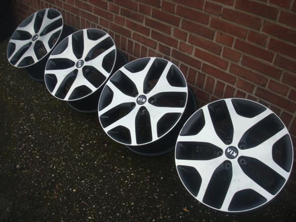 Grote foto 19 inch originele kia sportage jenzan 5x114.3 auto onderdelen banden en velgen