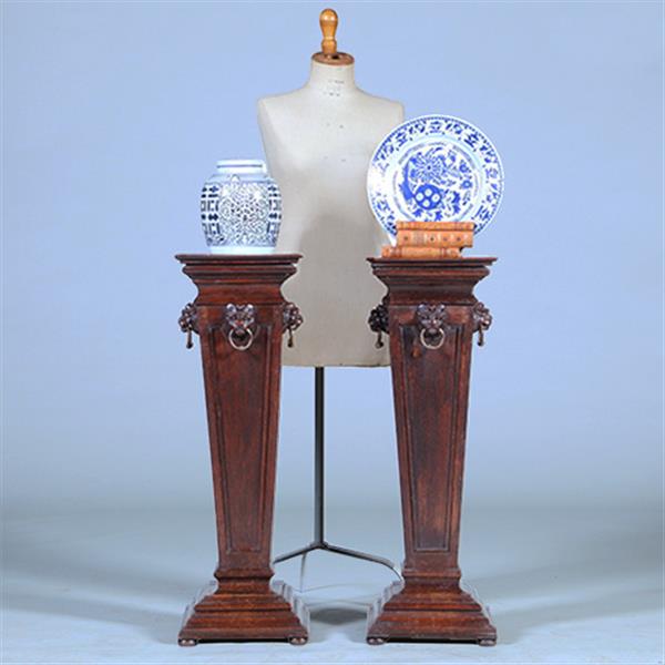 Grote foto stel van 2 neo renaissance zuilen ca 1860 met leeuwenmaskers no.400925 antiek en kunst stoelen en banken