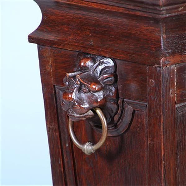 Grote foto stel van 2 neo renaissance zuilen ca 1860 met leeuwenmaskers no.400925 antiek en kunst stoelen en banken