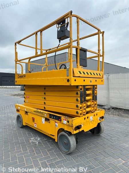 Grote foto haulotte compact 14 hoogwerker schaarhoogwerker doe het zelf en verbouw hoogwerkers