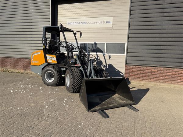 Grote foto giant g2700 x tra hd minishovel kniklader nieuw 690 lease agrarisch shovels
