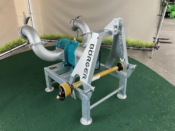 Grote foto b rger cl520 779834 agrarisch mestpompen