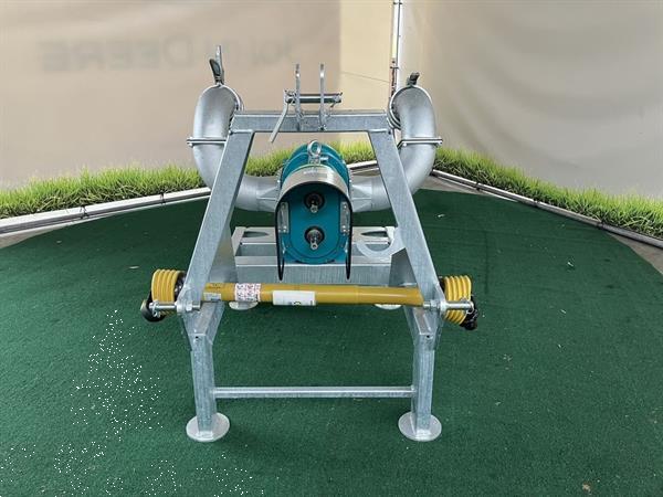 Grote foto b rger cl520 779834 agrarisch mestpompen