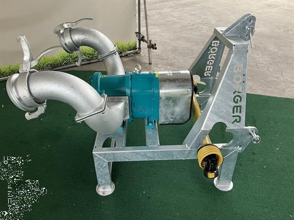Grote foto b rger cl520 779834 agrarisch mestpompen