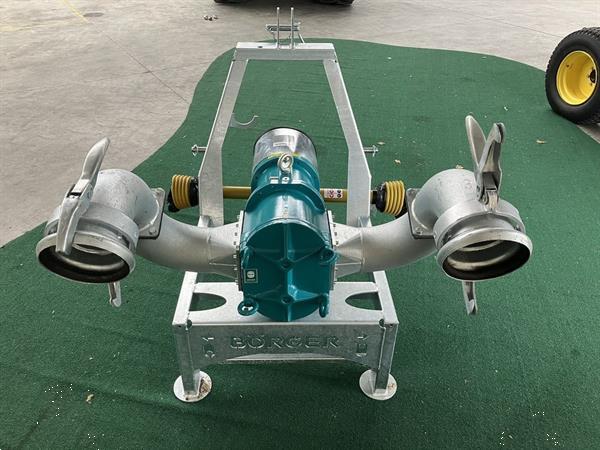 Grote foto b rger cl520 779834 agrarisch mestpompen