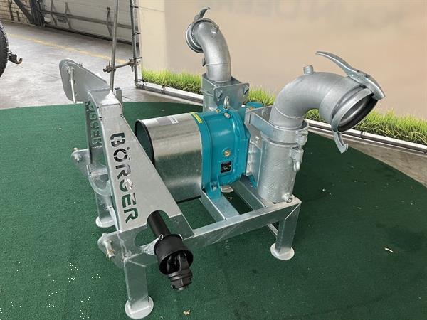 Grote foto b rger fl518 779835 agrarisch mestpompen