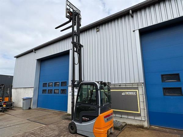 Grote foto vs 22849 elektrische triplex heftruck still rx50 16 compact agrarisch heftrucks