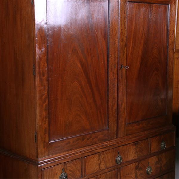 Grote foto strak en sober engels kabinet in mahonie met 5 laden ca 1830 no.400910 antiek en kunst stoelen en banken