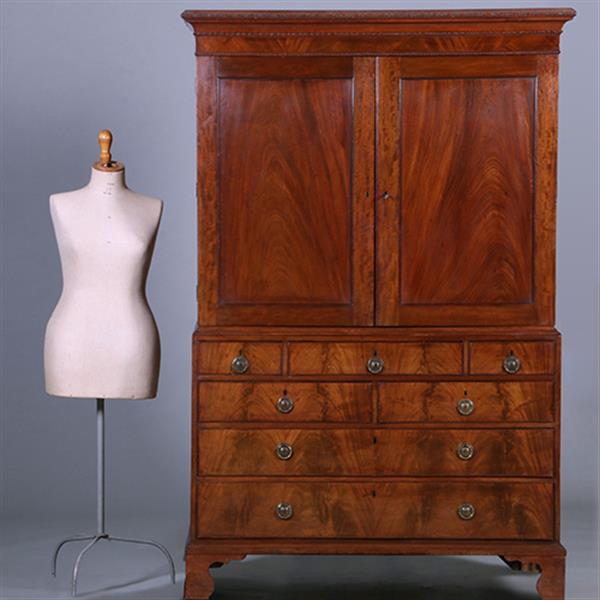 Grote foto strak en sober engels kabinet in mahonie met 5 laden ca 1830 no.400910 antiek en kunst stoelen en banken