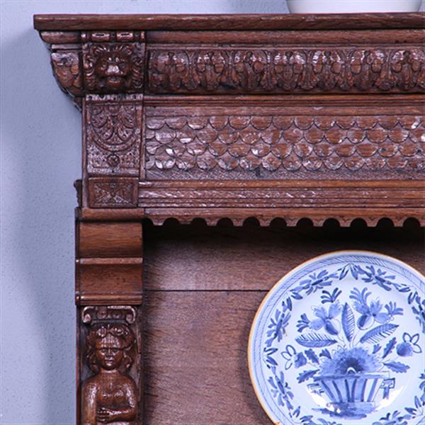 Grote foto wandkastje of wandrek met renaissance steekwerk 17e eeuw en later no.371415 antiek en kunst stoelen en banken