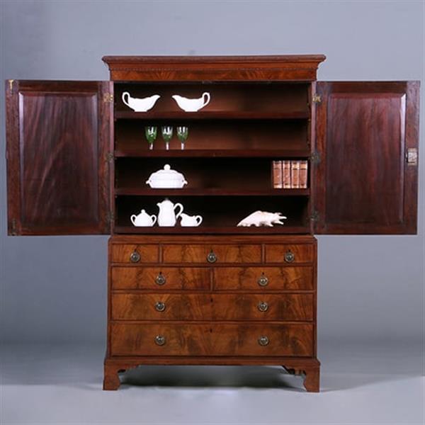 Grote foto strak en sober engels kabinet in mahonie met 5 laden ca 1830 no.400910 antiek en kunst stoelen en banken