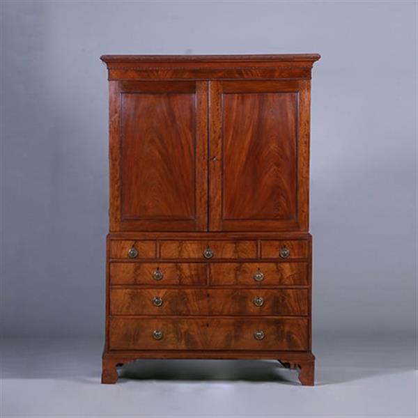 Grote foto strak en sober engels kabinet in mahonie met 5 laden ca 1830 no.400910 antiek en kunst stoelen en banken