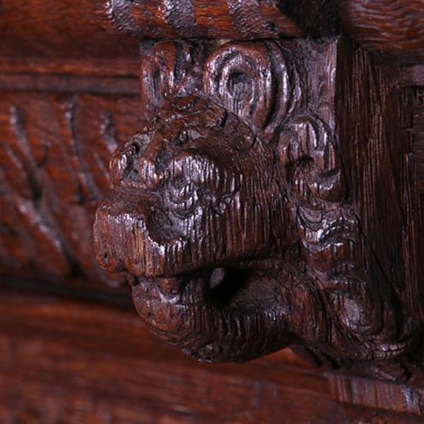 Grote foto wandkastje of wandrek met renaissance steekwerk 17e eeuw en later no.371415 antiek en kunst stoelen en banken